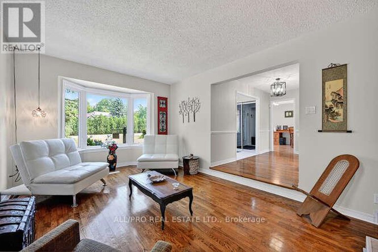 28721991/1144-rideau-bend-crescent/manotick-east-to-manotick-station/ottawa/ontario/K4M1B5_8