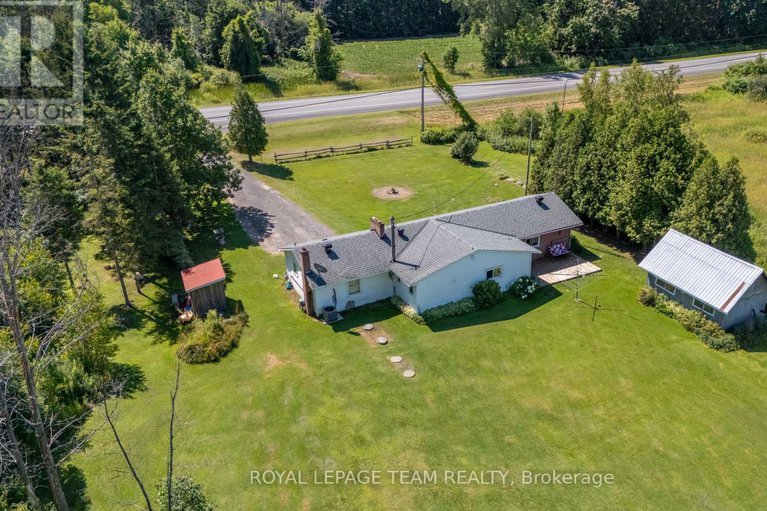28652632/12135-county-road-2-road/south-dundas-williamsburgh-twp/south-dundas/ontario/K0C1X0_40