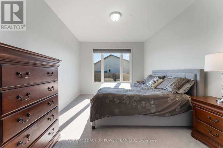 28872546/222-cedarstone-street/richmond/ottawa/ontario/K0A2Z0_20