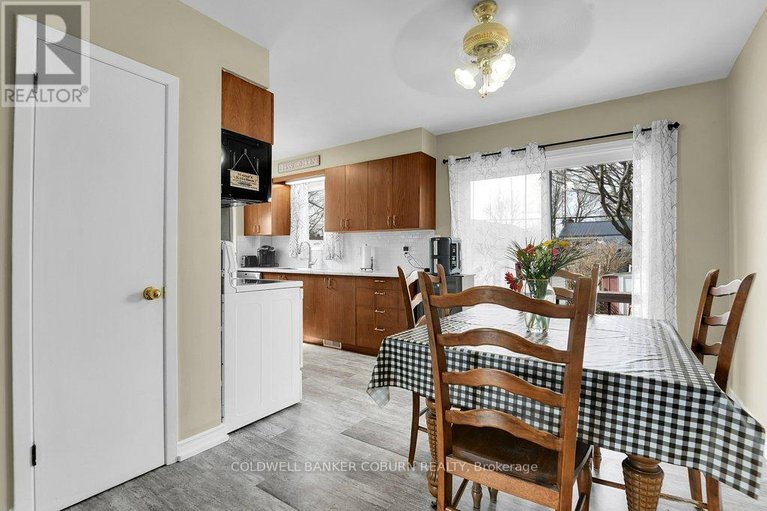 29564616/56-meikle-street/morrisburg/south-dundas/ontario/K0C1X0_11