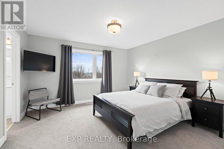 28297698/653-putney-crescent/stittsville-south/ottawa/ontario/K2S2N7_24