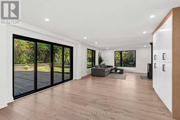 28989052/5575-south-sunset-drive/manotick-long-island-nicholls-island/ottawa/ontario/K4M1J4_22