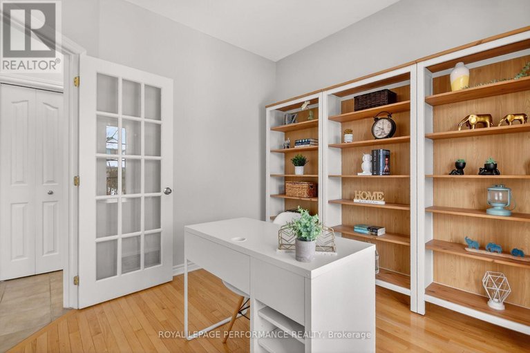 29164946/1910-schroeder-crescent/springridgeeast-village/ottawa/ontario/K4A4P8_7