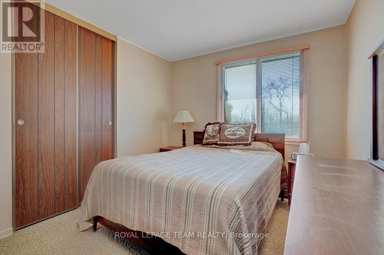 29655714/5523-mitch-owens-road/manotick-south-to-roger-stevens/ottawa/ontario/K1X1C2_21