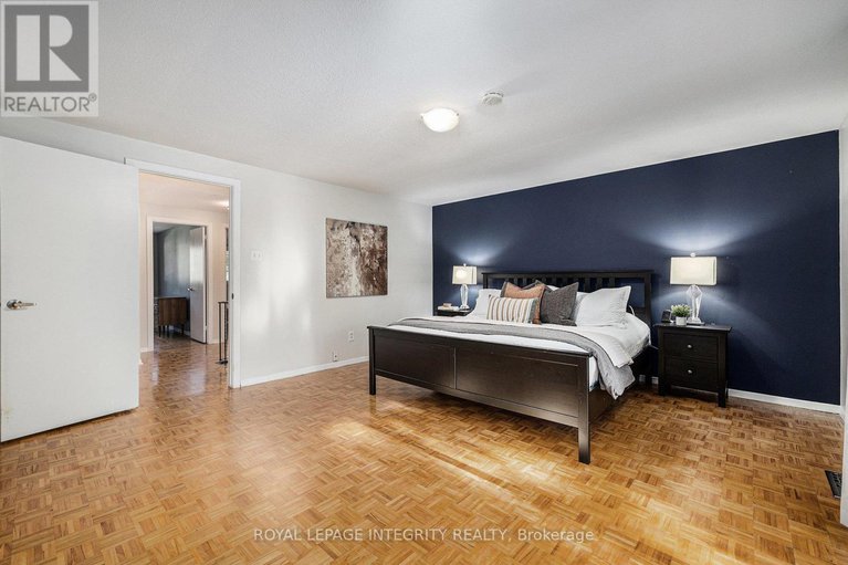 29047086/47-jansen-road/sheahan-estatestrend-village/ottawa/ontario/K2H5W6_20