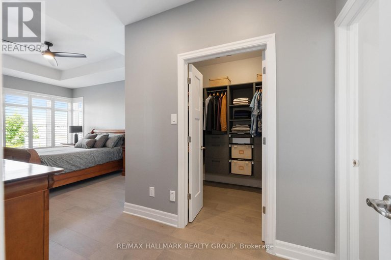 28530471/614-gendarme-circle/mer-bleuebradley-estatesanderson-park/ottawa/ontario/K1W0R1_18