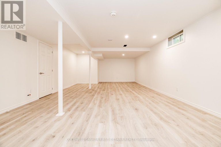 28819605/9-lone-meadow-trail/stittsville-central/ottawa/ontario/K2S1C9_27