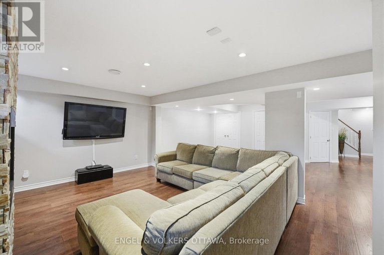 29566261/31-leatherwood-crescent/stonebridge/ottawa/ontario/K2J4X9_37