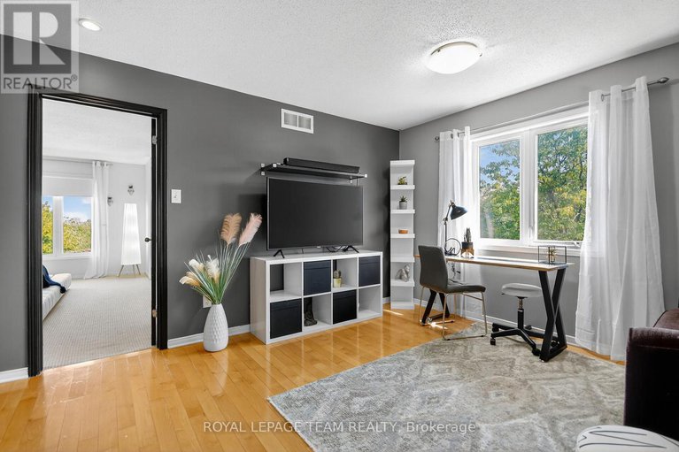 28882622/2001-dunollie-crescent/morgans-grantsouth-march/ottawa/ontario/K2W1H5_33