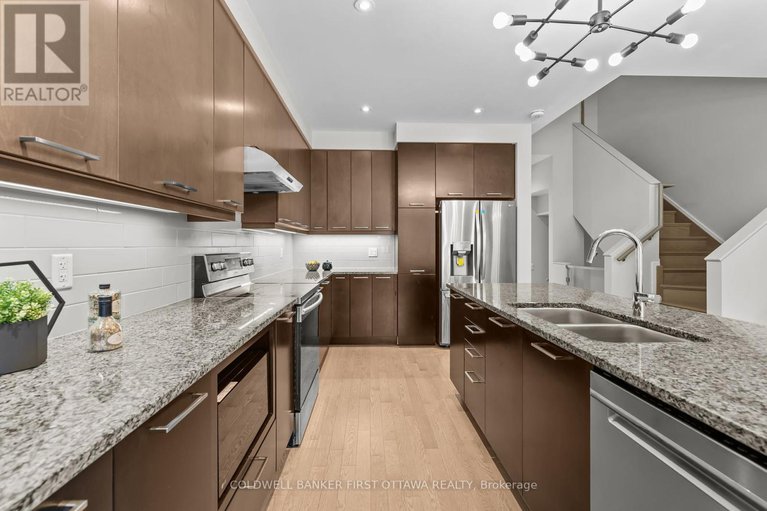 28598402/821-quartet-avenue/riverside-southgloucester-glen/ottawa/ontario/K1X0C4_13