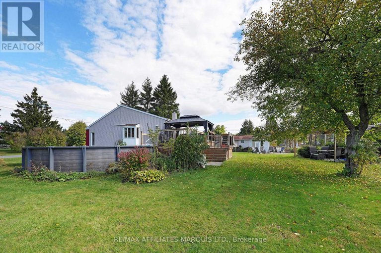 29034285/21-ste-therese-boulevard/embrun/russell/ontario/K0A1W0_41