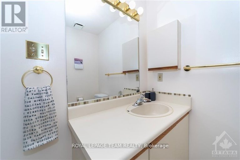 29613810/2982-richmond-road-s/fairfield-heights/ottawa/ontario/K2B6S7_17