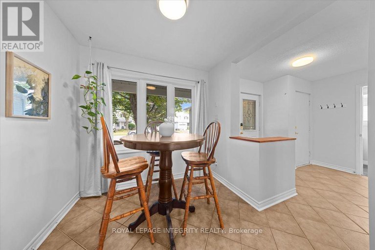 28813112/3759-autumnwood-street/emerald-woodssawmill-creek/ottawa/ontario/K1T2G7_9