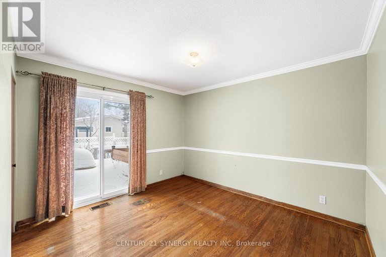 29356167/2414-joliffe-street/hawthorne-meadows/ottawa/ontario/K1G1G9_27
