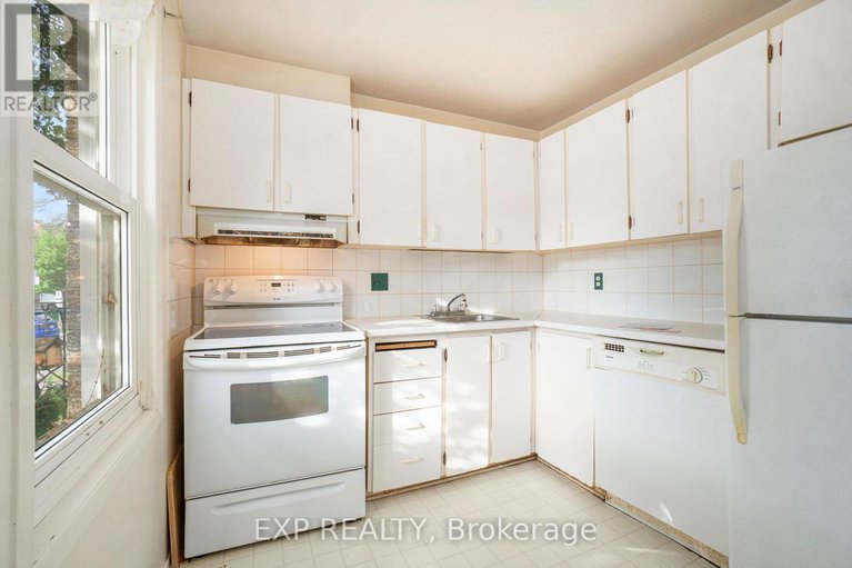 28974876/c-1699c-lamoureux-drive/queenswood-heights-south/ottawa/ontario/K1E2N3_11