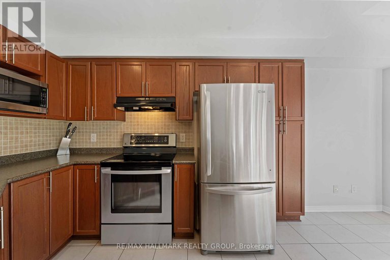 28985545/104-esterbrook-drive/mer-bleuebradley-estatesanderson-park/ottawa/ontario/K1W0A9_14