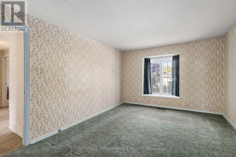 28960465/1842-playfair-drive/playfair-park/ottawa/ontario/K1H5S1_13