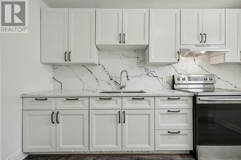 29425118/1584-feather-lane/sawmill-creektimbermill/ottawa/ontario/K1T1V4_12