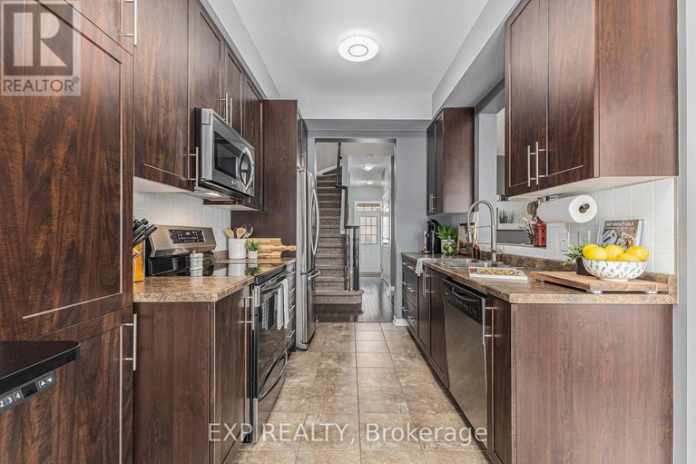 28436819/841-tabaret-street/emerald-meadowstrailwest/ottawa/ontario/K2M0E7_9