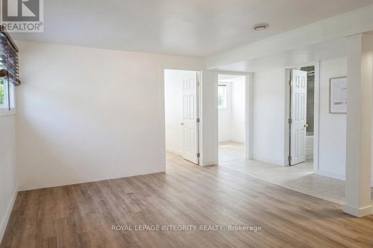 29659906/176-oakridge-boulevard/meadowlandscrestview/ottawa/ontario/K2G2V2_14