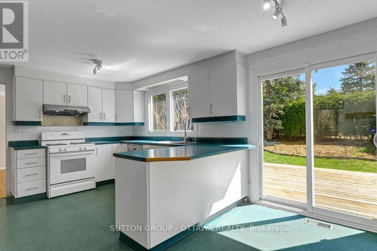 29636036/38-beaver-ridge/city-viewskylinefisher-heightsparkwood-hills/ottawa/ontario/K2E6C7_17