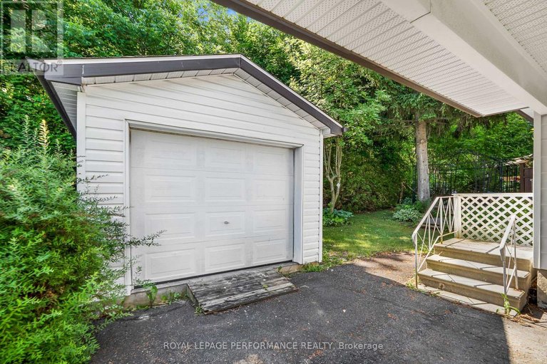 29633490/69-home-avenue/vankleek-hill/champlain/ontario/K0B1R0_25