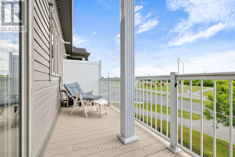28491799/4-44-sternes-private/springridgeeast-village/ottawa/ontario/K4A0X8_32