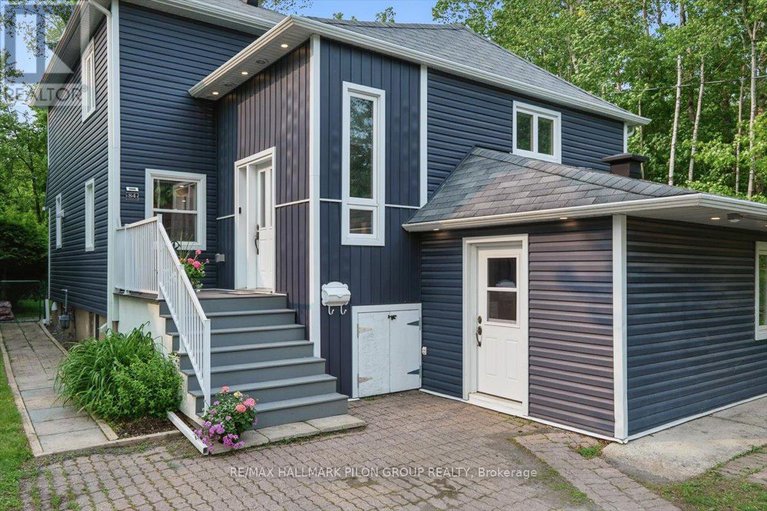 28912445/84-eastpark-drive/blackburn-hamlet/ottawa/ontario/K1B4A4_1