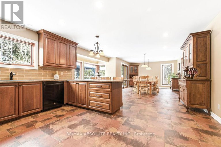 29357236/206-deerwood-drive/fitzroy-ward-south-west/ottawa/ontario/K0A2H0_11