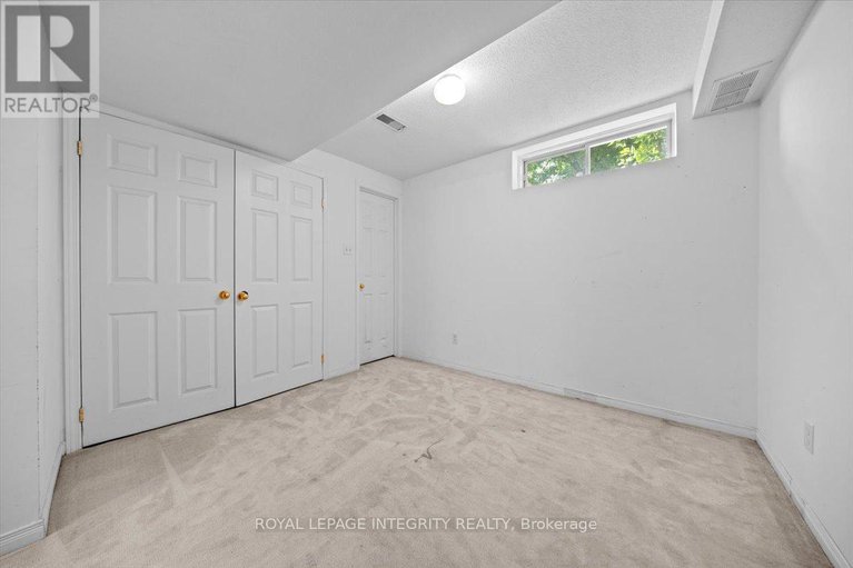 28639297/209-arcola-private/overbrookcastle-heights/ottawa/ontario/K1K4X1_32