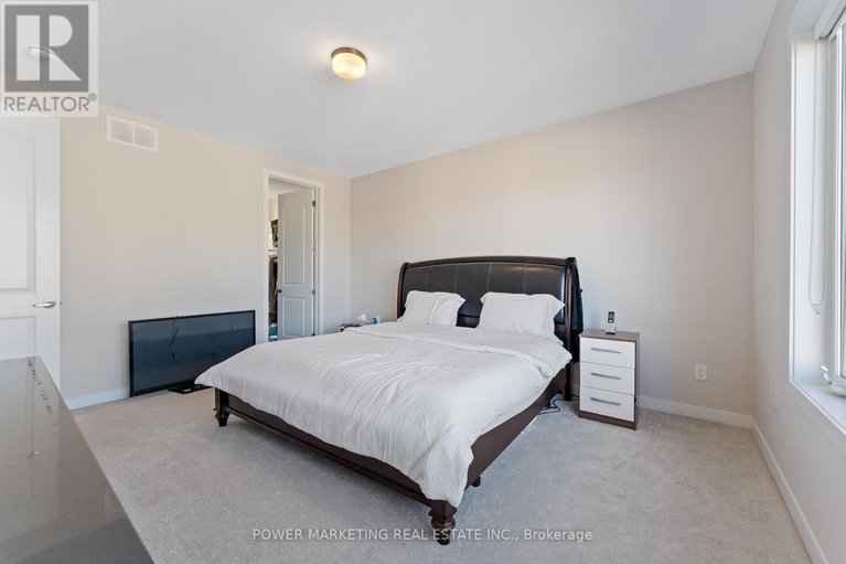 29463576/228-appalachian-circle/half-moon-bay/ottawa/ontario/K2J6X4_23