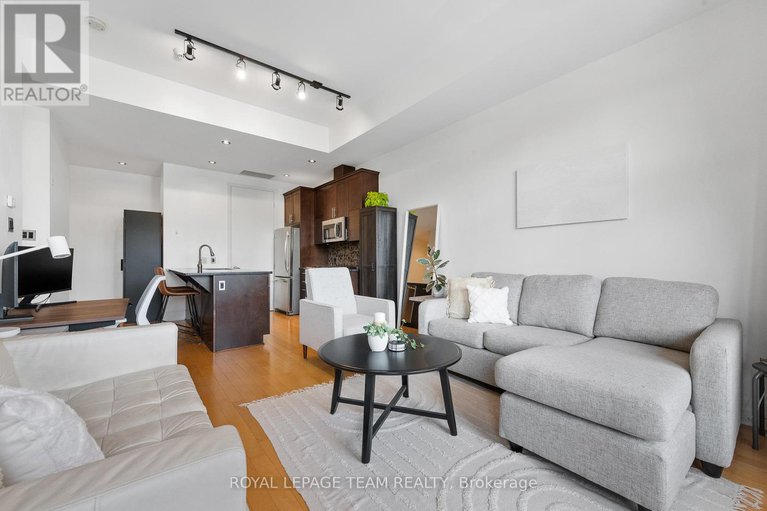 28587284/210-327-breezehill-avenue-s/west-centre-town/ottawa/ontario/K1Y1R6_13