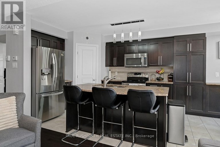 29495848/560-du-pin-rouge-way/mer-bleuebradley-estatesanderson-park/ottawa/ontario/K1W0C4_15