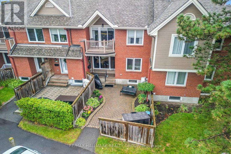 28918370/108-1760-cabaret-lane/fallingbrookpineridge/ottawa/ontario/K4A2H1_1