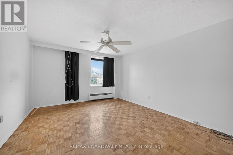 29543326/407-1356-meadowlands-drive-e/borden-farmstewart-farmcarleton-heightsparkwood-hills/ottawa/ontario/K2E6K6_12