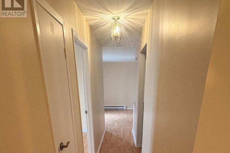 29464236/220-kenyon-street/alexandria/north-glengarry/ontario/K0C1A0_11