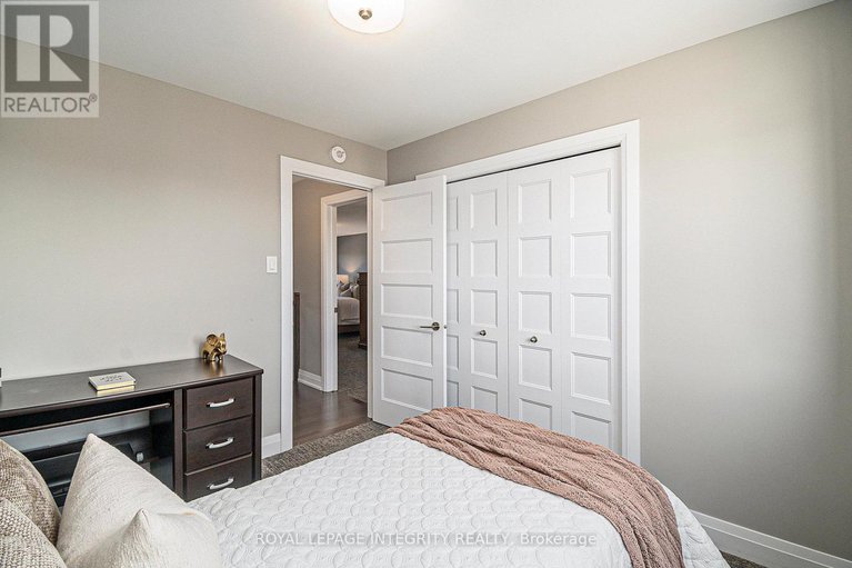 28646652/153-lyon-street/embrun/russell/ontario/K0A1W0_33