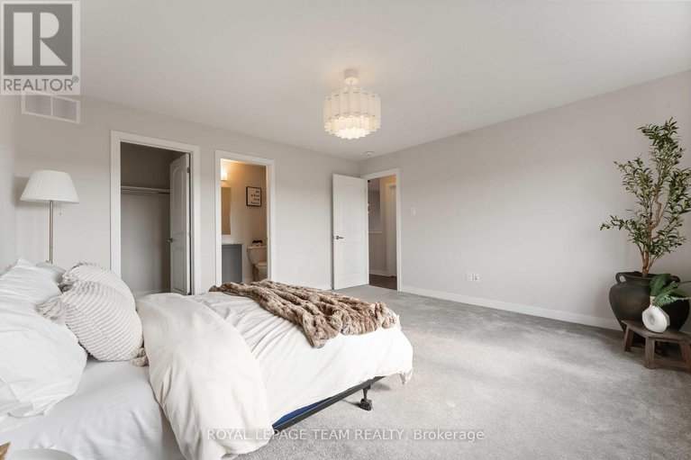 28886490/3040-travertine-way/half-moon-bay/ottawa/ontario/K2J6W9_23