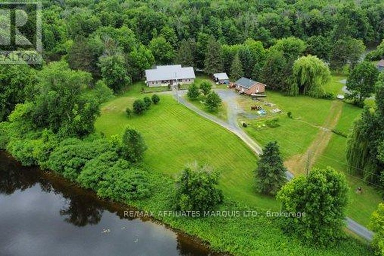 29487393/20158-celtic-lane-w/south-glengarry-charlottenburgh-twp/south-glengarry/ontario/K0C1N0_21