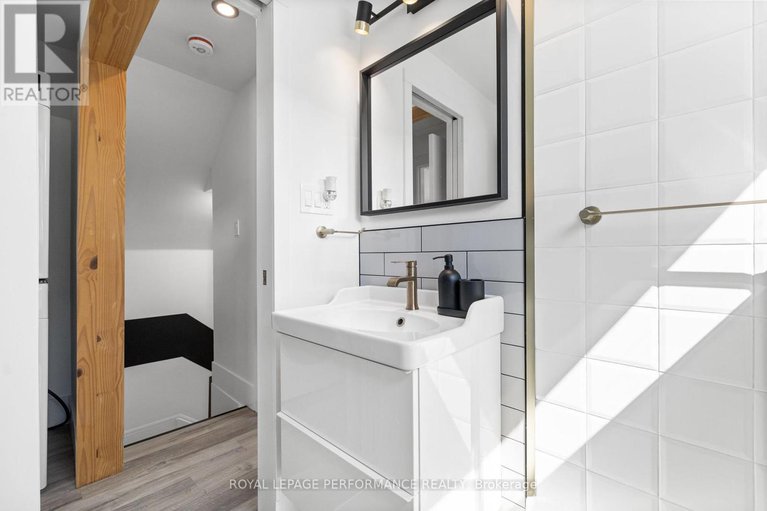 28811813/12-sherbrooke-avenue/hintonburg/ottawa/ontario/K1Y1R7_19