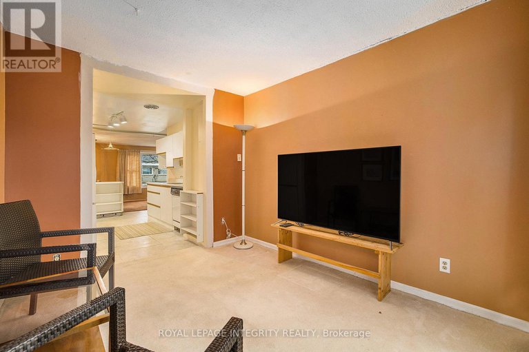 29122142/9-shouldice-crescent/glencairnhazeldean/ottawa/ontario/K2L1M8_13