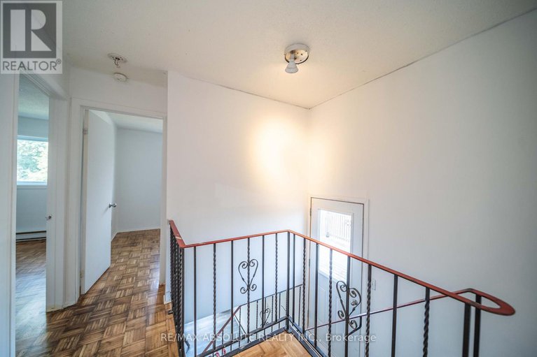 29123129/294-therese-avenue/town-of-rockland/clarence-rockland/ontario/K4K1G9_13