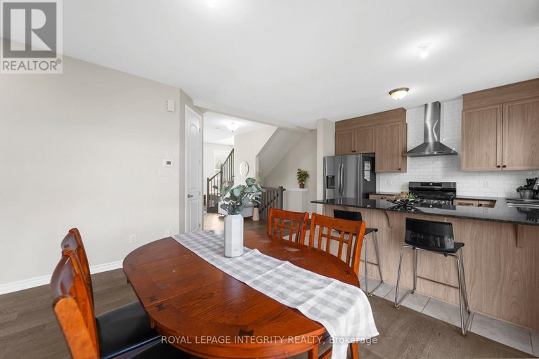 28643913/724-vennecy-terrace/orleans-village/ottawa/ontario/K1W0N3_9