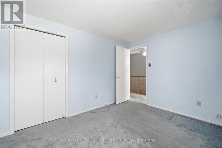 29431124/1735-bonaventure-terrace/convent-glen-south/ottawa/ontario/K1C1W5_21