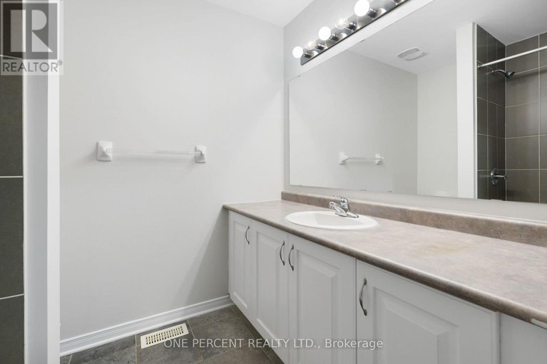 29436561/209-rolling-meadow-crescent/mer-bleuebradley-estatesanderson-park/ottawa/ontario/K1W0B1_28