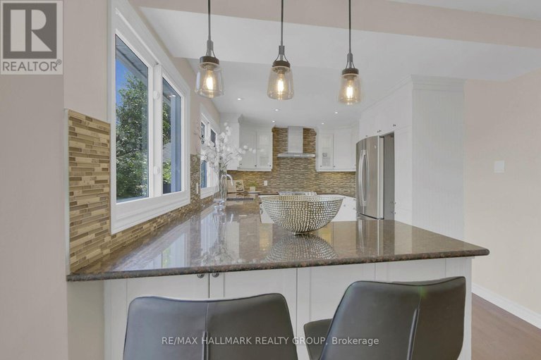 28723074/51-charkay-street/borden-farmstewart-farmcarleton-heightsparkwood-hills/ottawa/ontario/K2E5N5_27