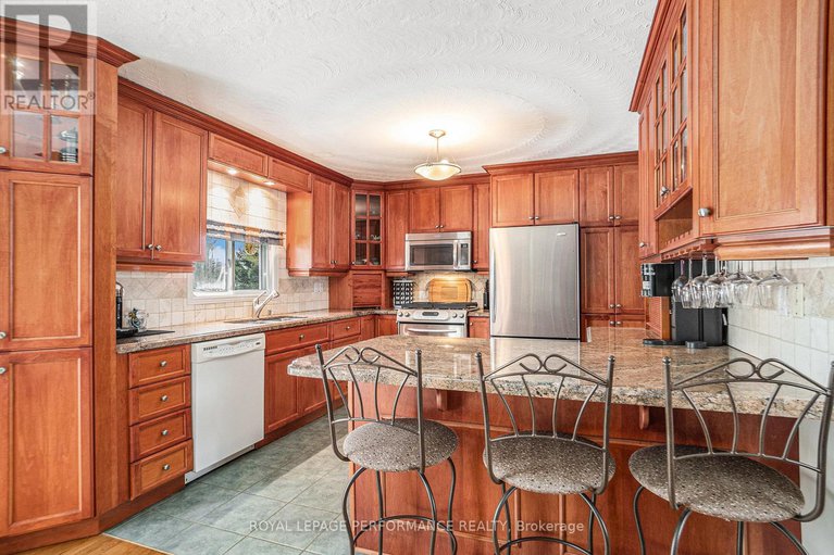 29303460/1430-notre-dame-street/russell-twp/russell/ontario/K0A1W0_25