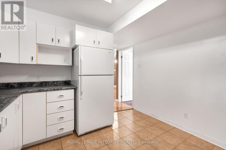 28811123/1659-toulouse-crescent/orleanssunridge/ottawa/ontario/K1C6K5_19