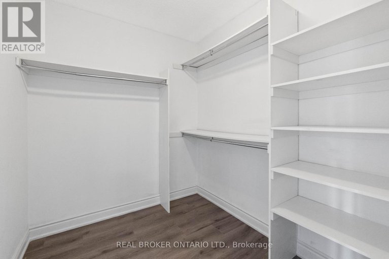 28793842/3-a-southpark-drive/blackburn-hamlet/ottawa/ontario/K1B3B8_35