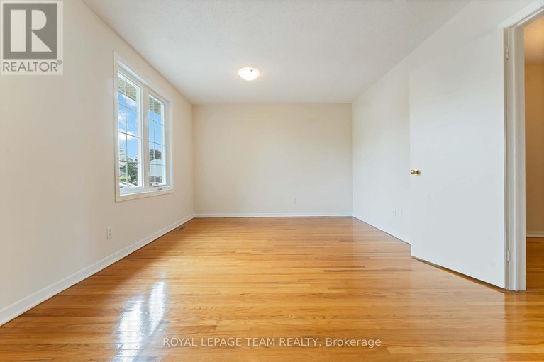 28889686/2664-draper-avenue/redwood-park/ottawa/ontario/K2H6Z9_15